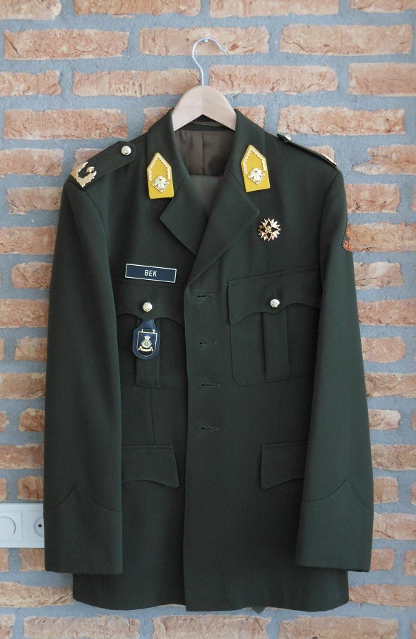Brigadegeneraal Bek DT63
