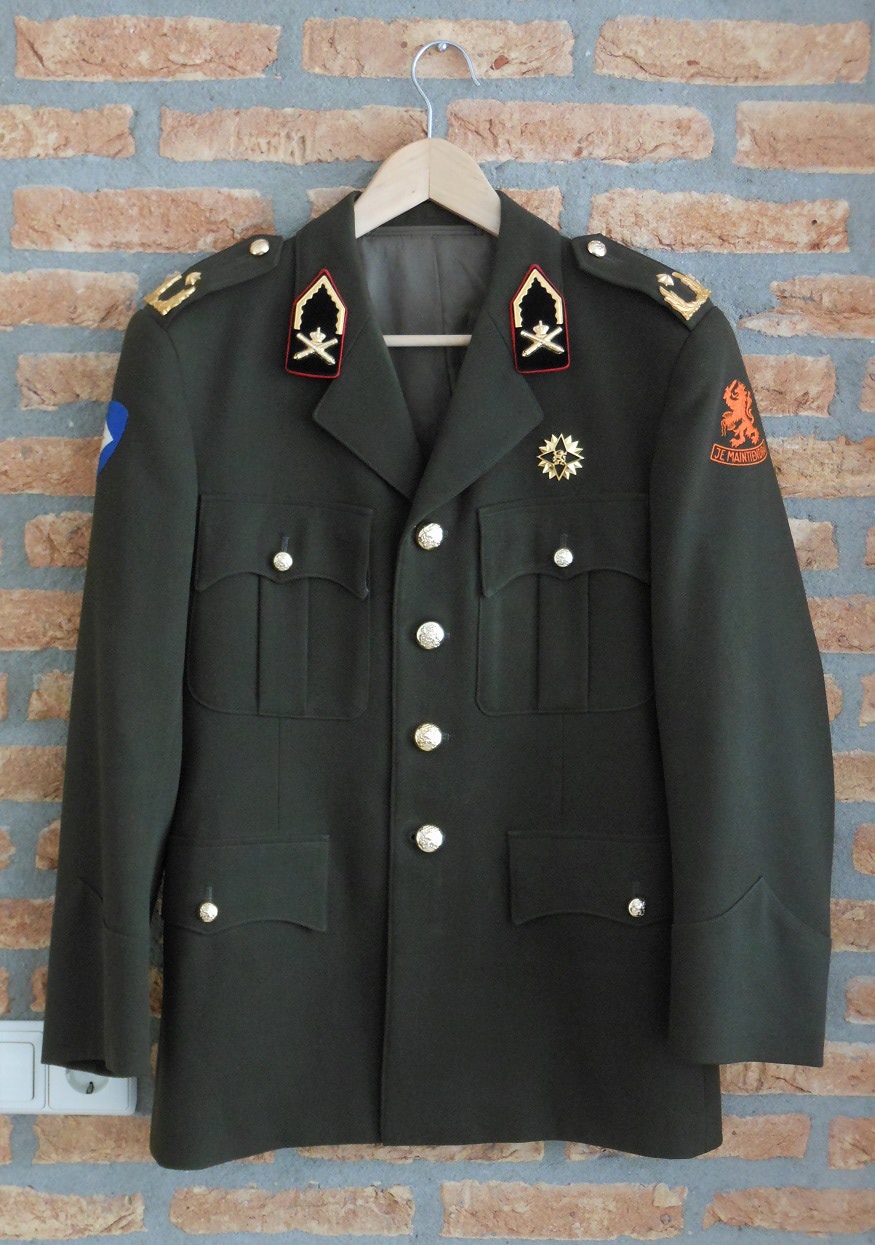 DT 63 Brigade generaal Bouman
https://nl.wikipedia.org/wiki/Ben_Bouman

