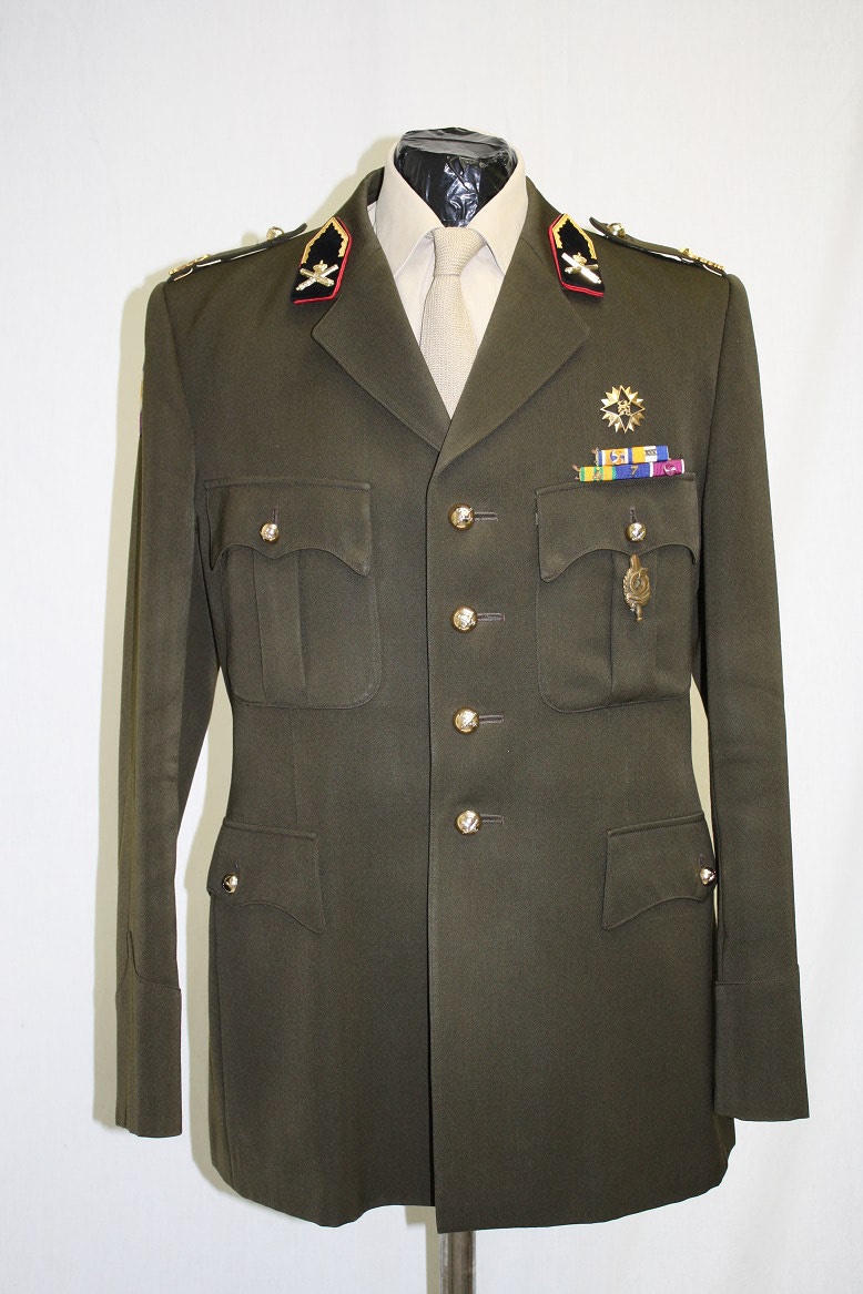 DT63 brigade-generaal J.P.M Brüning
