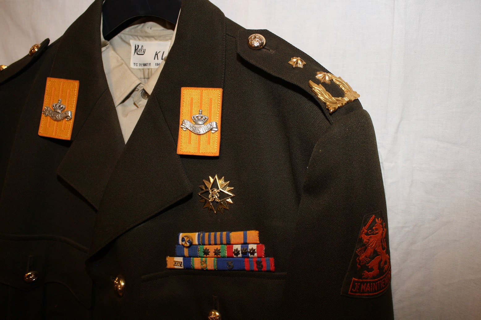 DT63 Generaal Majoor Fuseliers detail
