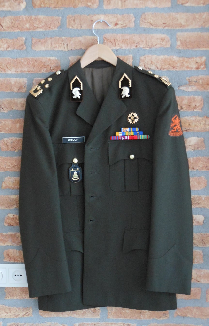DT63 Generaal Graaff 2e DT
Peter Jan Graaff (Bandung, 21 januari 1936 – Emmen, 24 maart 2014) was een Nederlandse generaal bij de Koninklijke Landmacht. Hij was onder meer Bevelhebber der Landstrijdkrachten en Chef-Defensiestaf.
