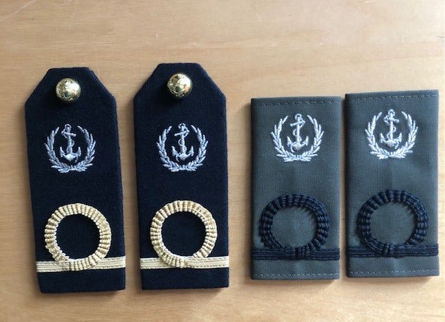 Stafadjudant niveau 3 Overhemd Mariniersknoop en gvt 
