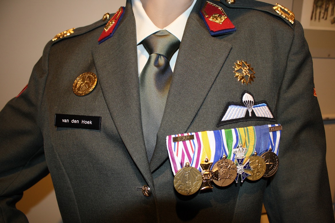 DT2000 Brigadegeneraal Van den Hoek 2
