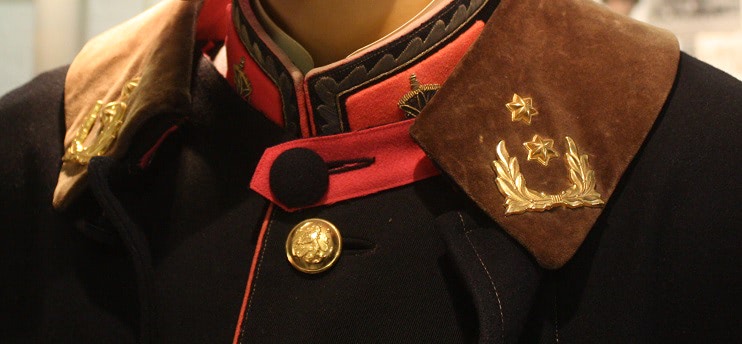 CT Militaire administratie met ingeborduurde kraagemblemen 1
