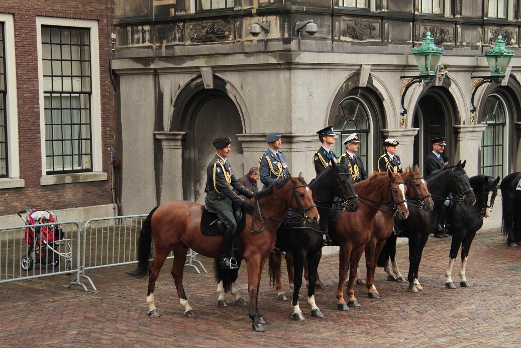 adjudanten_te_paard_prinsjesdag.jpg