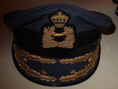 Pet opperofficier Klu oud DT
